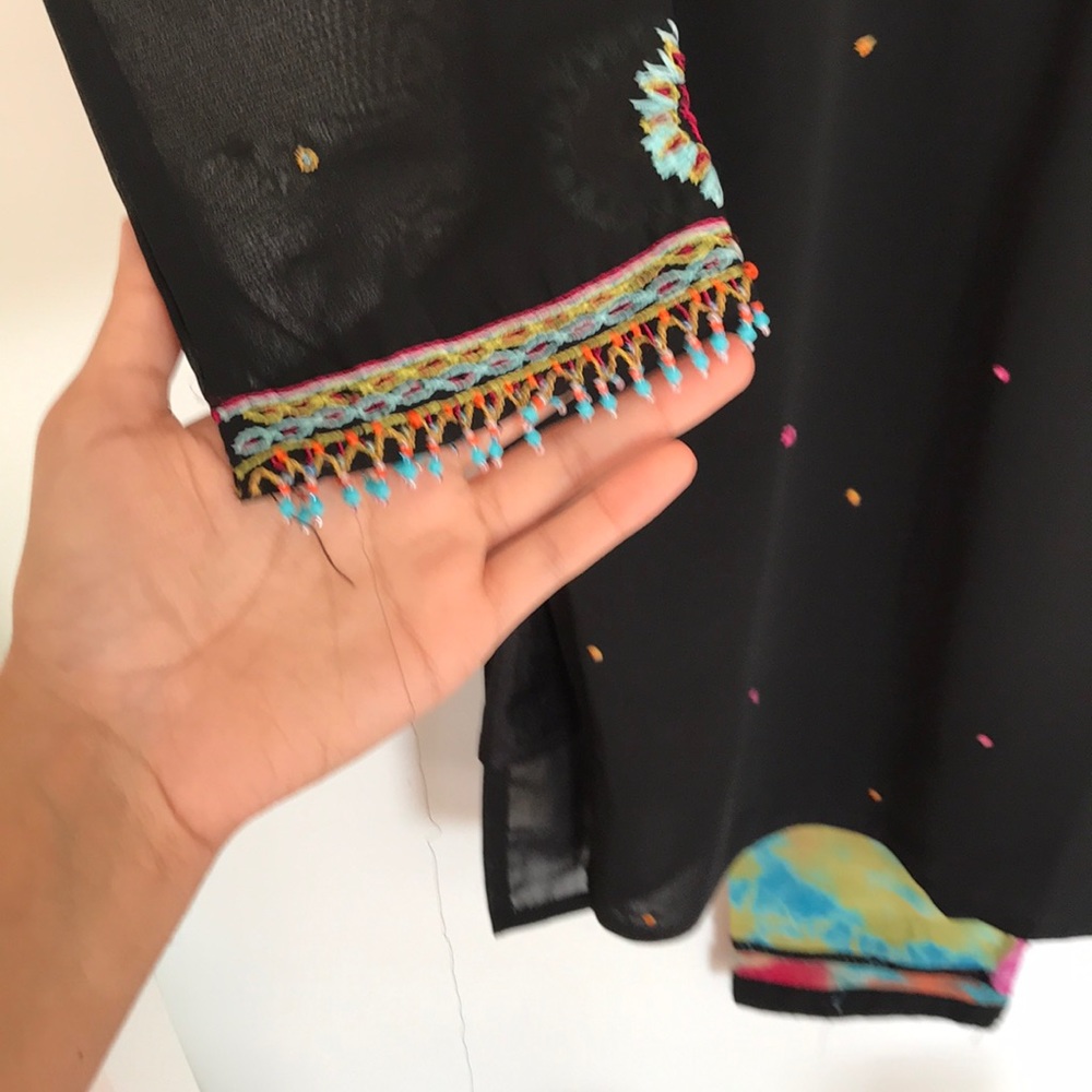 Kids Embroidery Thread And Dabka Work Suit - Picture 5 of 5